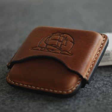 Шкіряний портсигар Brigantine brown leather
