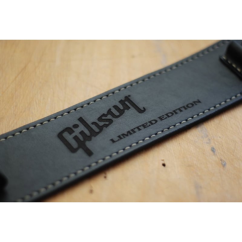 Шкіряний ремінь для гітари Gibson Black Leather
