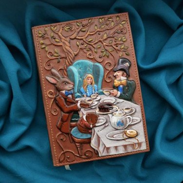 Блокнот в кожаном переплете Visiting the Hatter brown leather