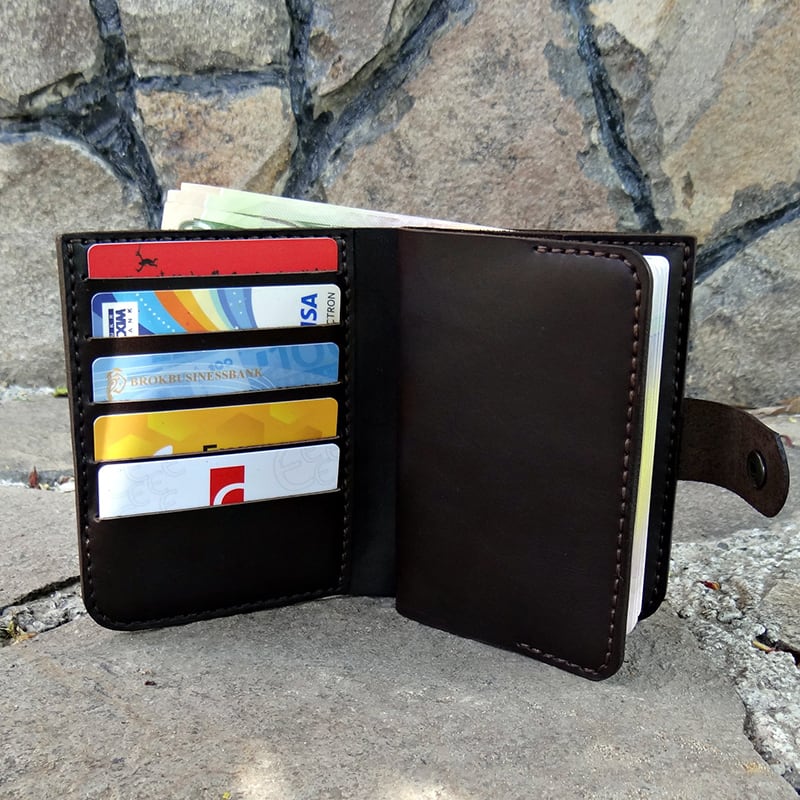 Шкіряний чоловічий гаманець Purse Stylishly brown leather
