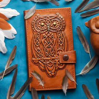 Женское кожаное портмоне Purse Celtic Owl brown leather