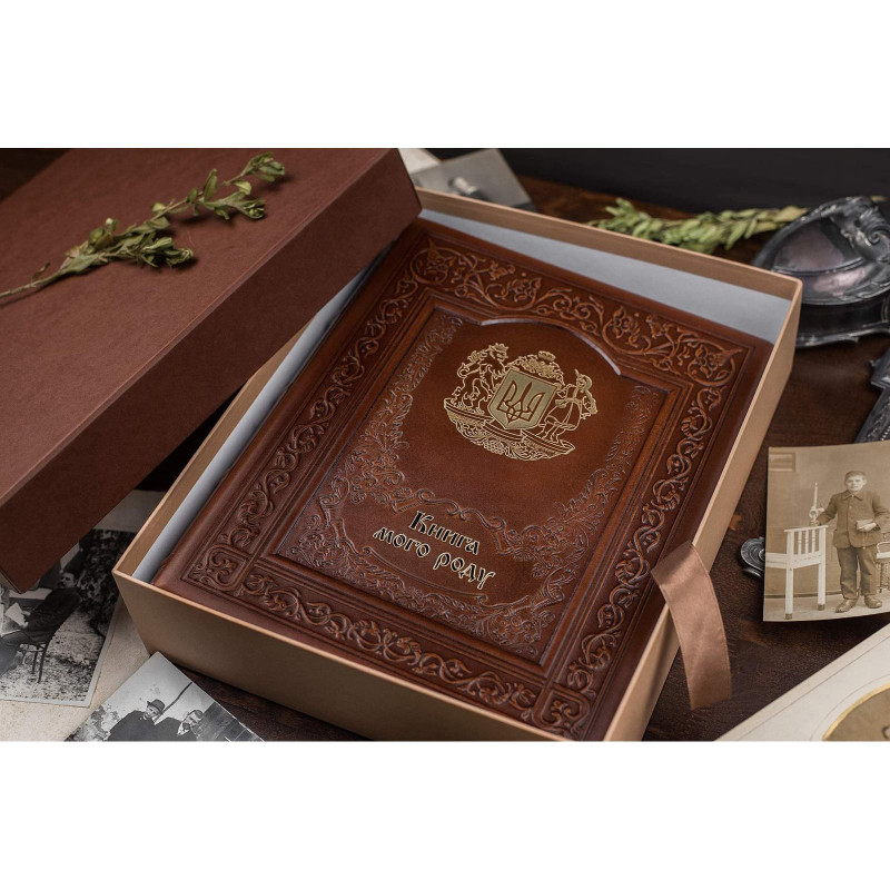 Сімейний літопис гербовий brown leather