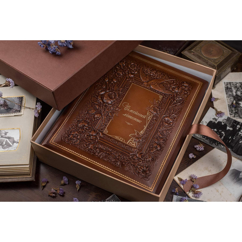 Книга Родовід Сімейний Літопис brown leather