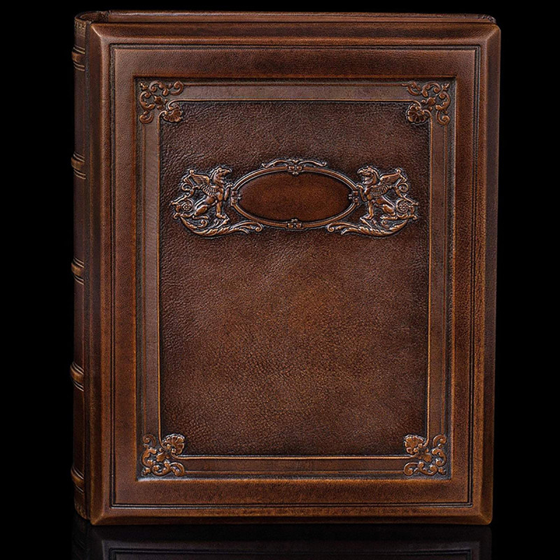 Сімейний літопис Геральдичні грифони Brown leather