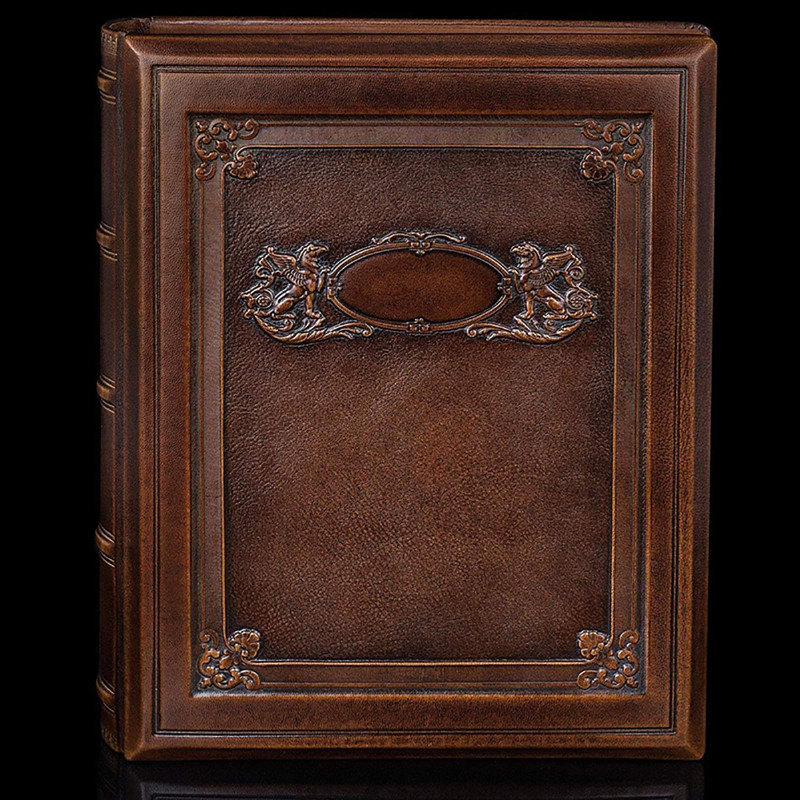 Сімейний літопис Геральдичні Грифони Brown leather
